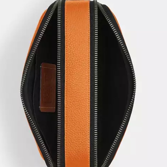 Brand new Coach Graham crossbody - Picture 2 of 2